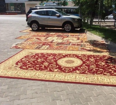 Парковка в АлматыKZ.jpg