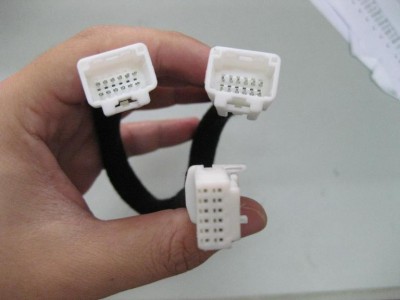 Toyota Y-Cable 01.jpg